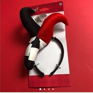 Cute lil harlequin headband. 🖤♥️​​​​​​​​​​​​​​​​​​​​